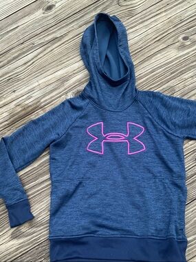 Under Armour cold gear Women’s small petite, Navy Hoodie with Pink Logo